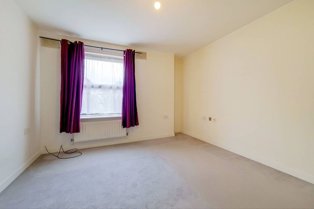 Property photo 3 of 6