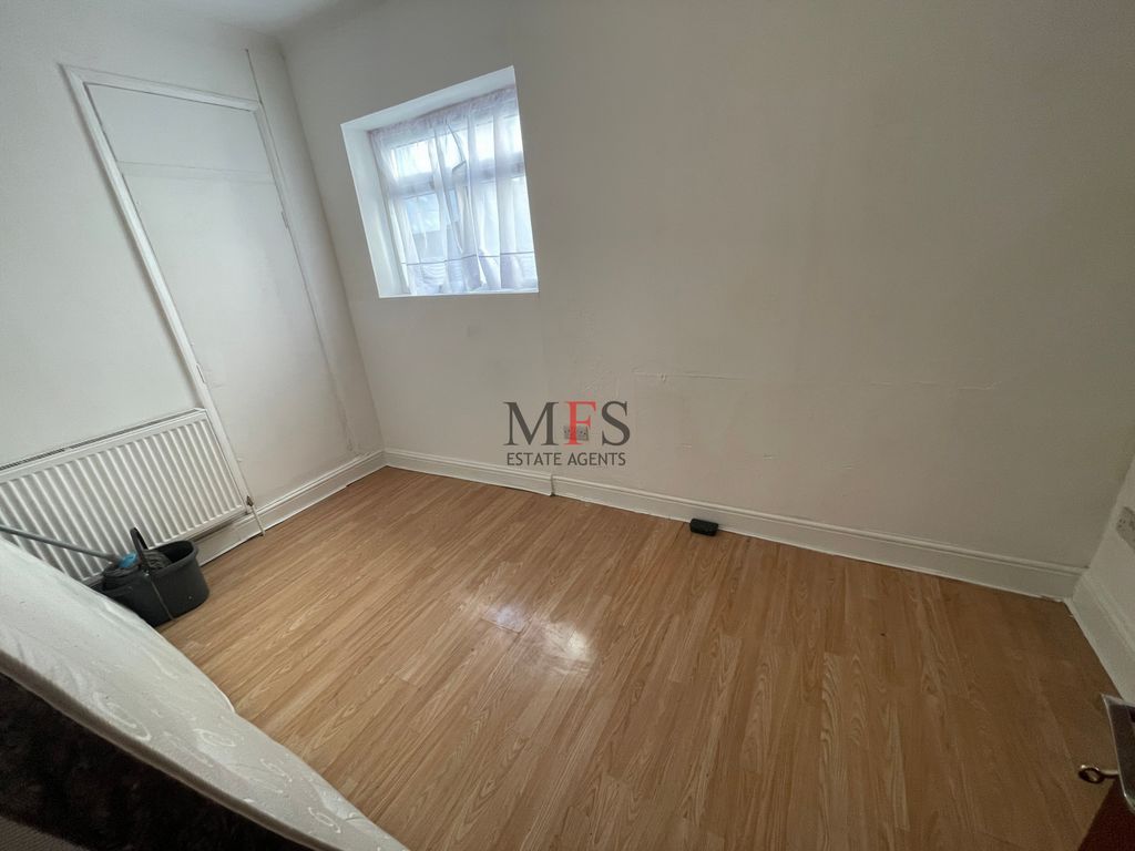 Property photo 2 of 18 Photo 8