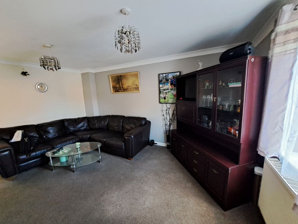 Property photo 3 of 15 11-Coblands_00011