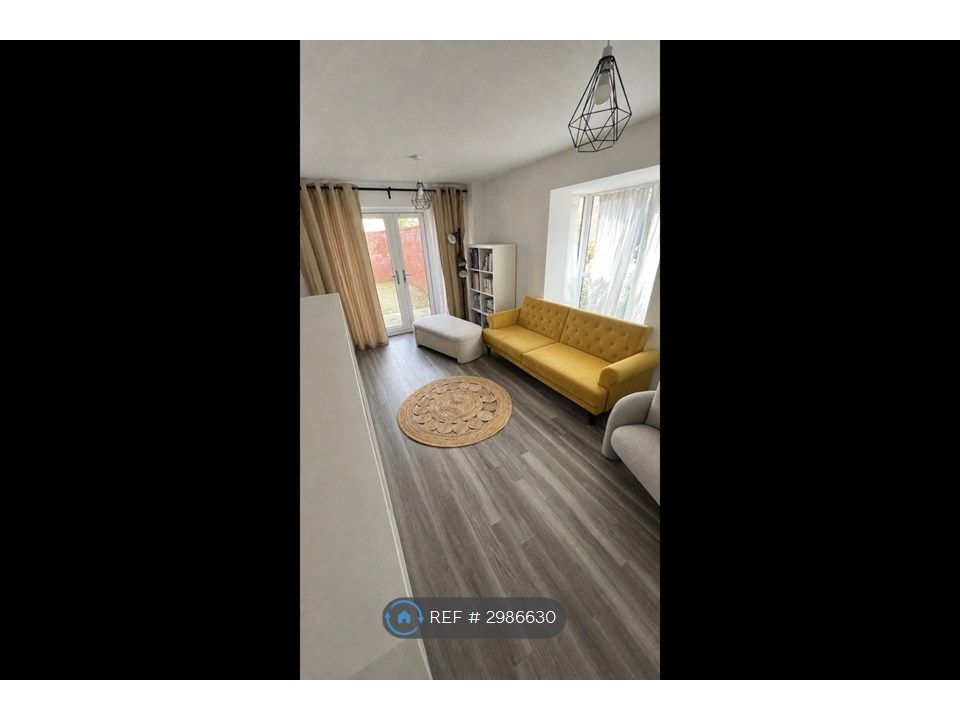 Property photo 3 of 14 Living Room