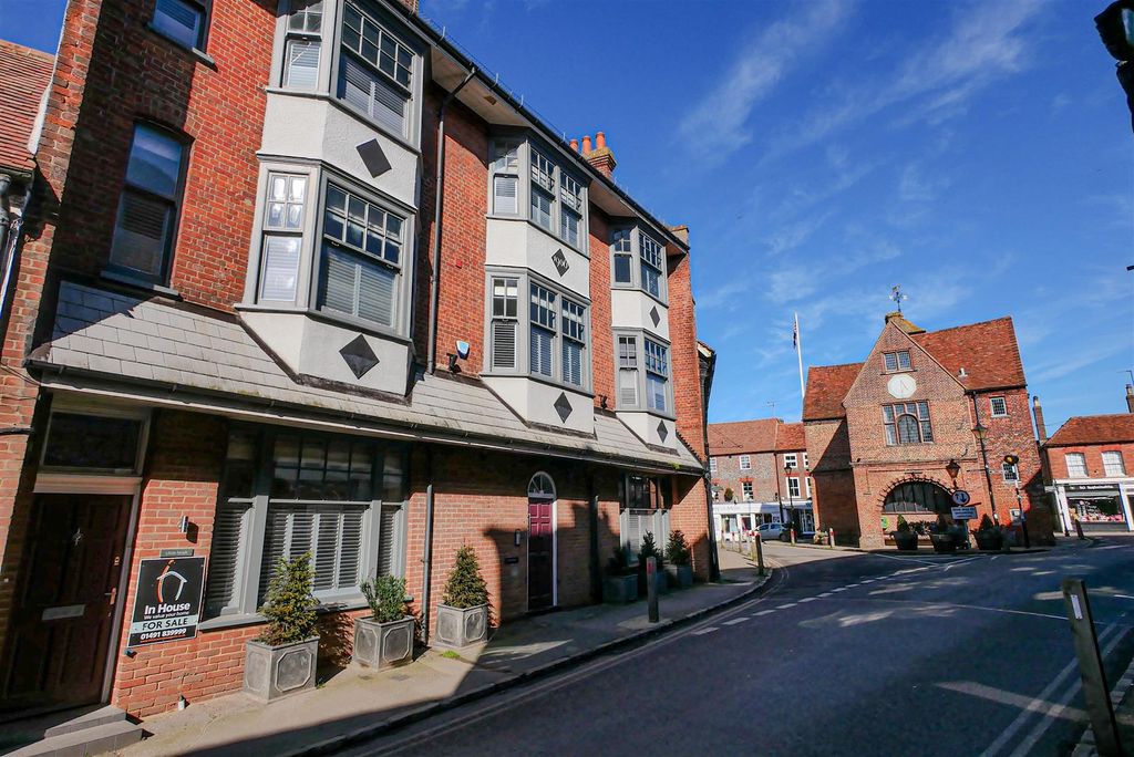 Property photo 1 of 14 Approach