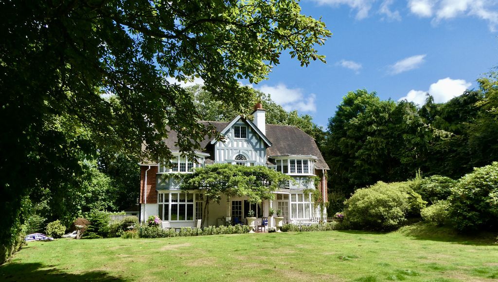 Property photo 1 of 44