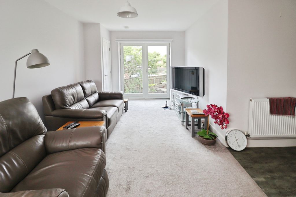 Property photo 3 of 19