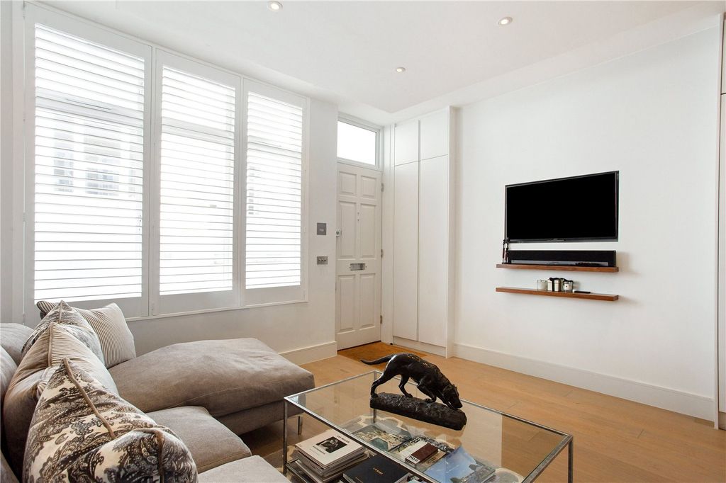 Property photo 1 of 11 Reception Room