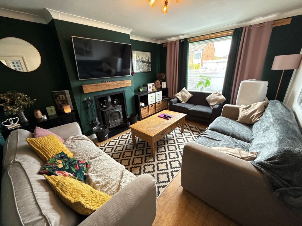 Property photo 2 of 12 4377711
