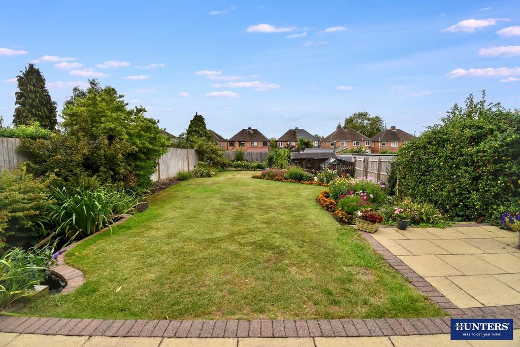 Property photo 3 of 23 Garden