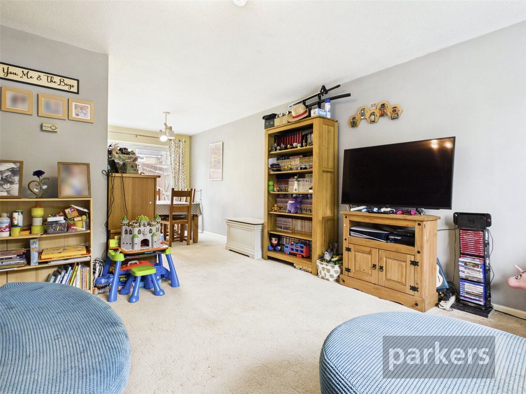 Property photo 2 of 18 Living Room