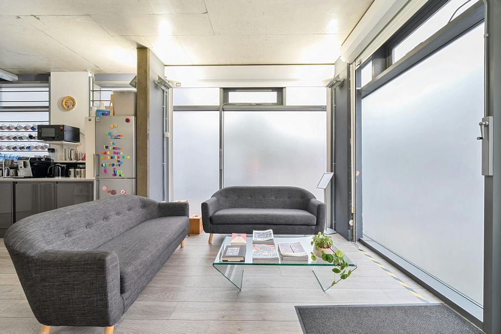 Property photo 1 of 23 13580251868Dfaeae26B82Arw1.Jpg