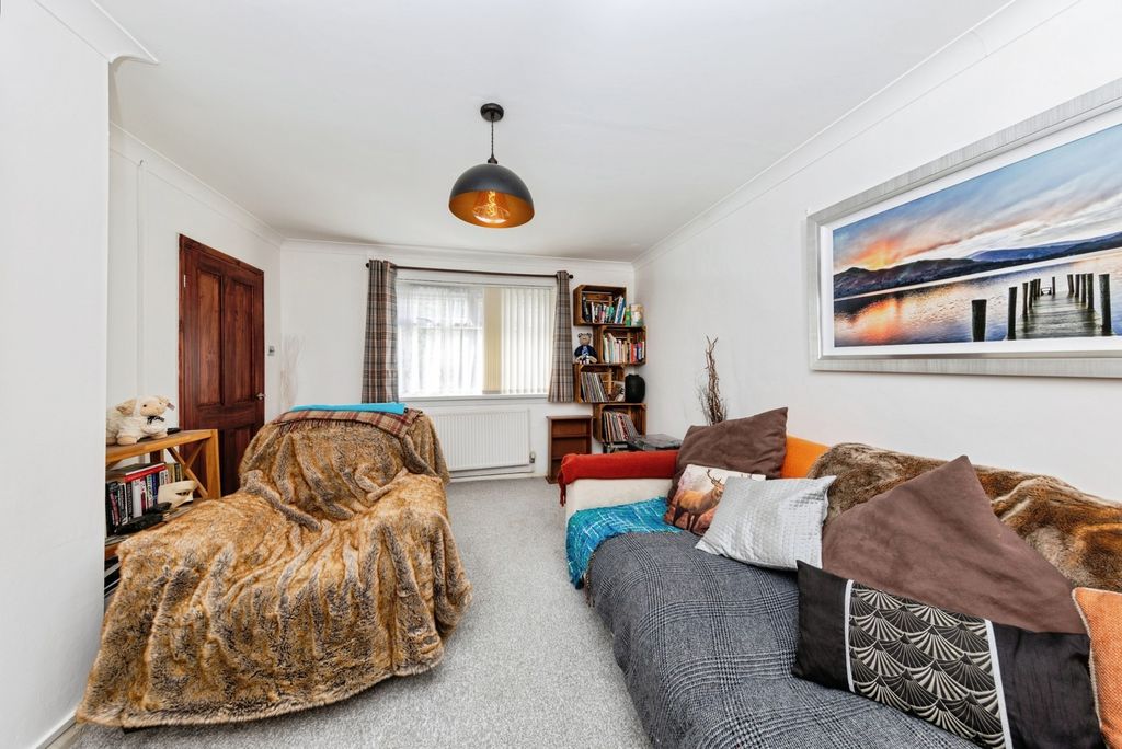 Property photo 3 of 17 Pbox-Img.Jpg