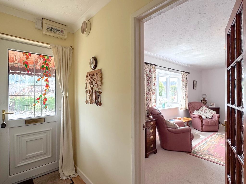 Property photo 3 of 31