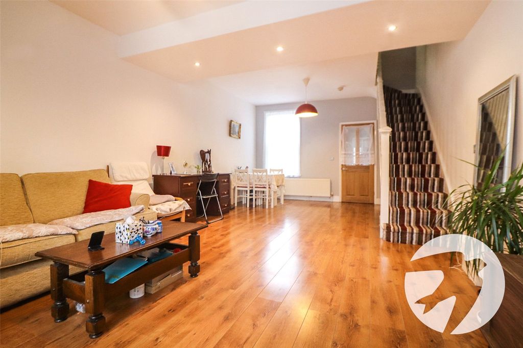 Property photo 3 of 18 Picture No. 07