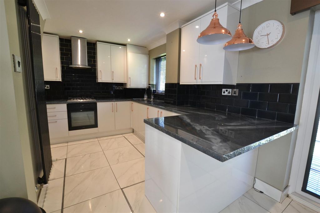 Additional image 4 of 6 bed detached house for saleParklands Court, Gateshead NE10