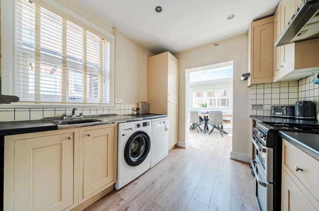 Property photo 3 of 14 1462935-4-6A15863...