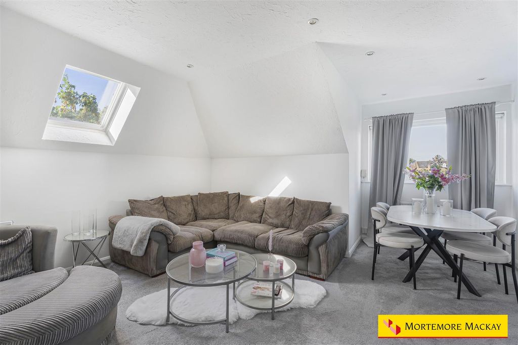 Property photo 2 of 17 14_92365_Watermarked.Jpg