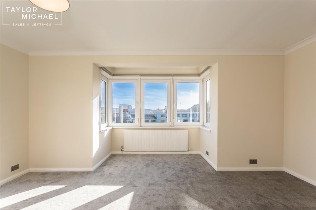 Property photo 3 of 23 Living Room