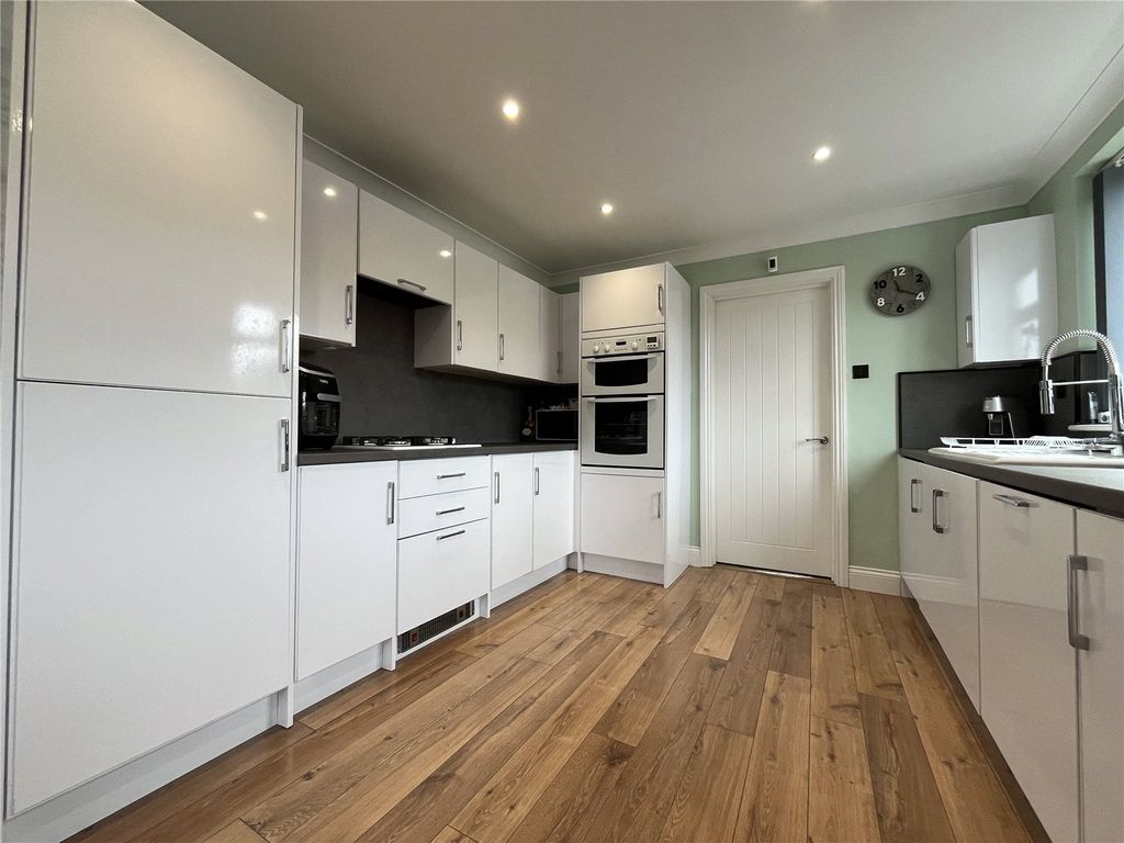 Property photo 3 of 16 Picture No. 14