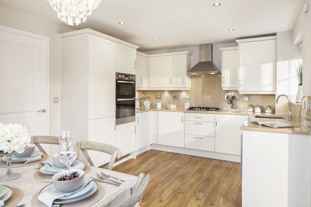 Property photo 1 of 7 Kitchen