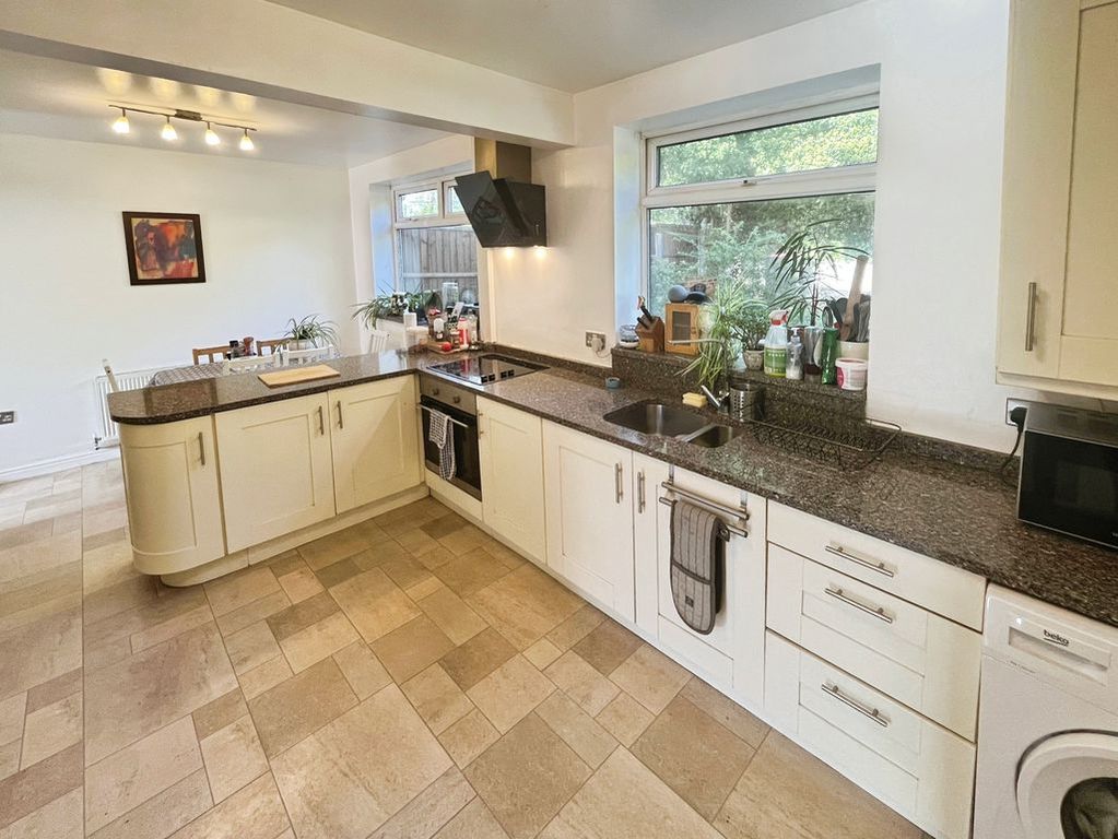 Property photo 3 of 14 Kitchen Diner