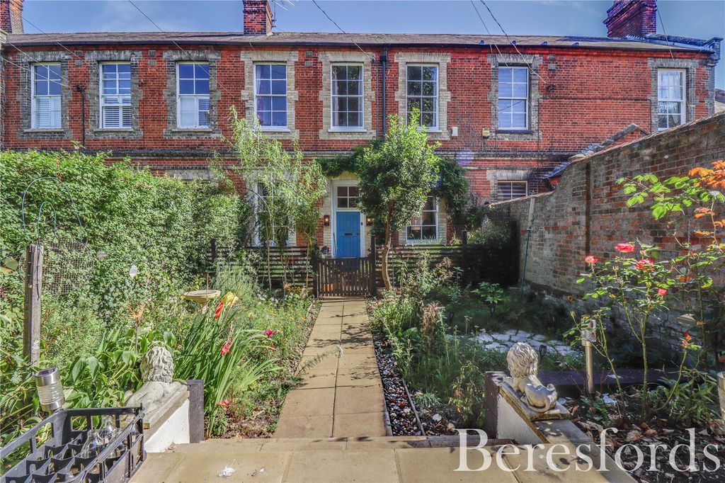 Property photo 1 of 16 Front