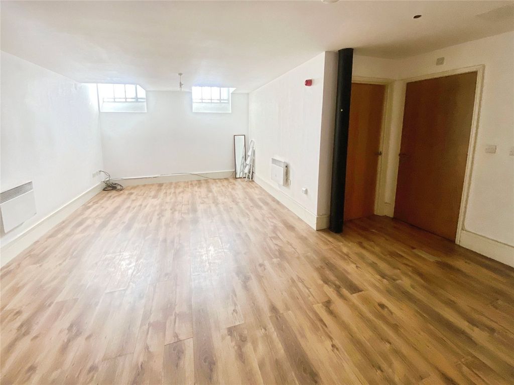 Property photo 3 of 8 Lounge/Diner/Kitchen