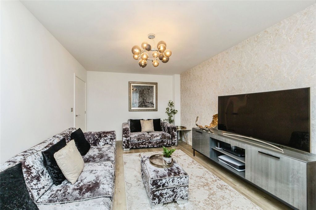 Property photo 3 of 22 Picture No. 05