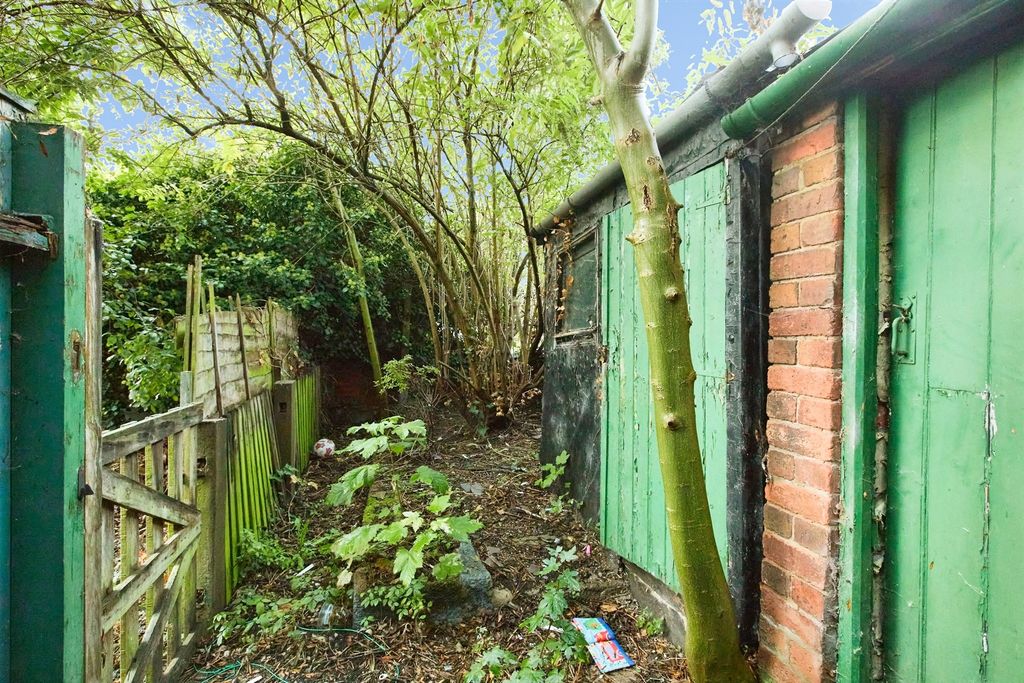 Property photo 2 of 9