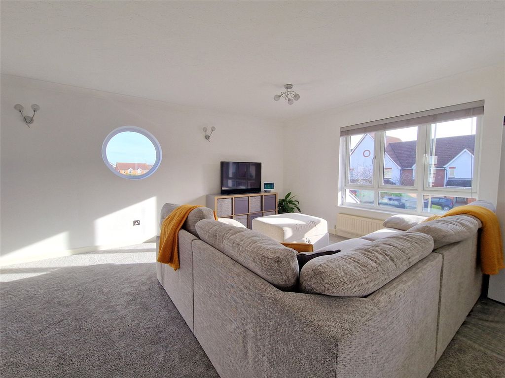 Property photo 3 of 8 Picture No. 06