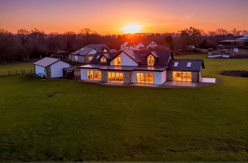 Property photo 1 of 54