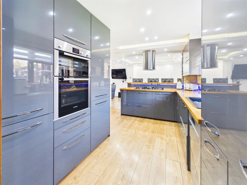 Property photo 3 of 23 Open Plan Kitchen/Dining Room
