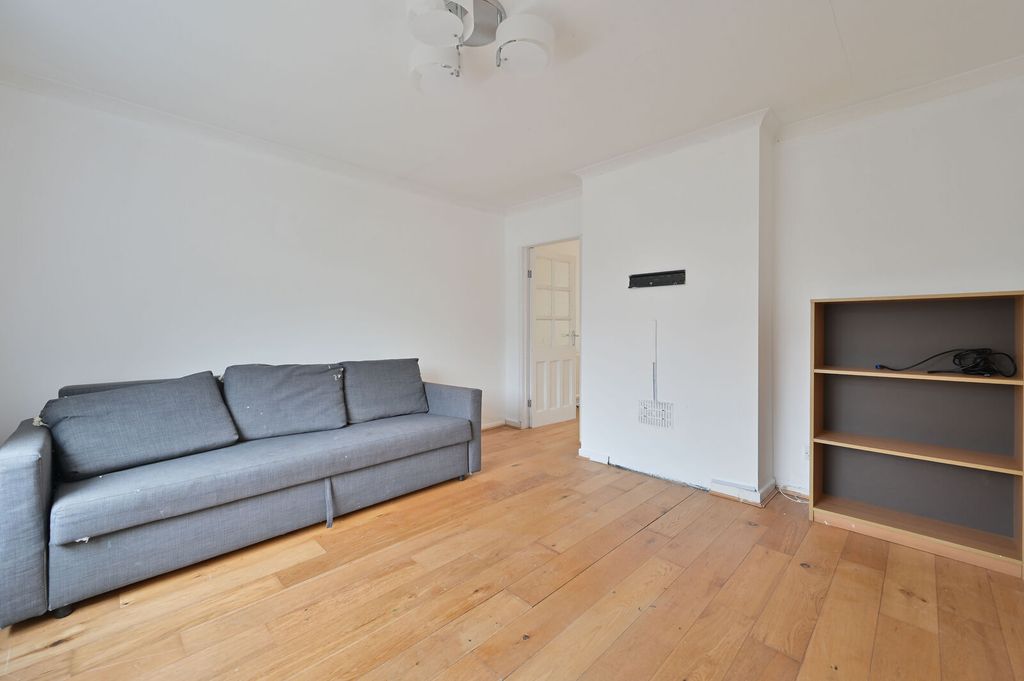 Property photo 2 of 19