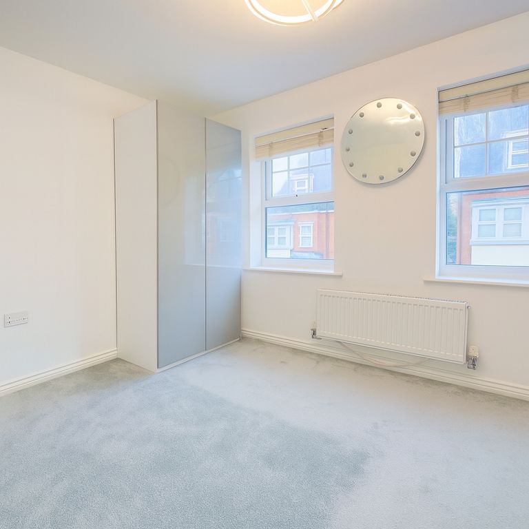 Property photo 3 of 9 Bedroom