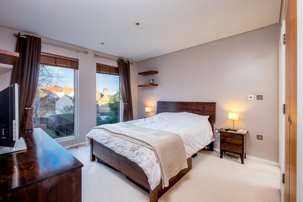 Property photo 2 of 8 Picture No. 14