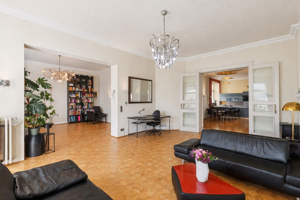 Property photo 2 of 19