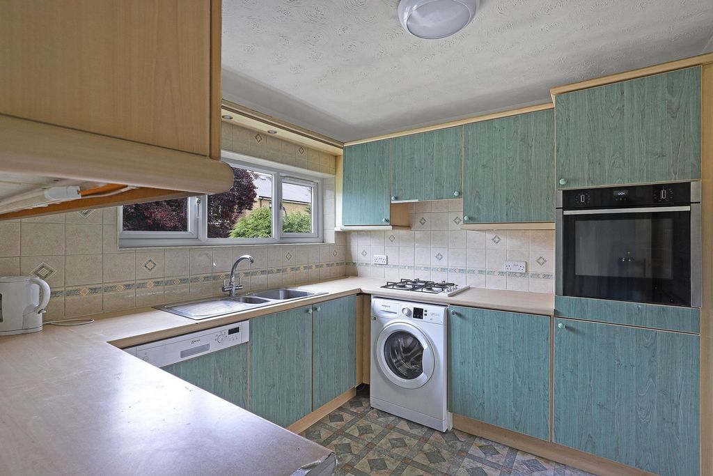 Property photo 3 of 16 Photo 10