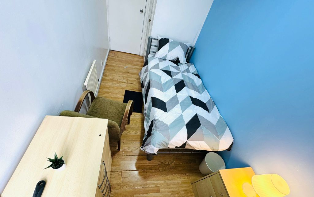 Property photo 2 of 6