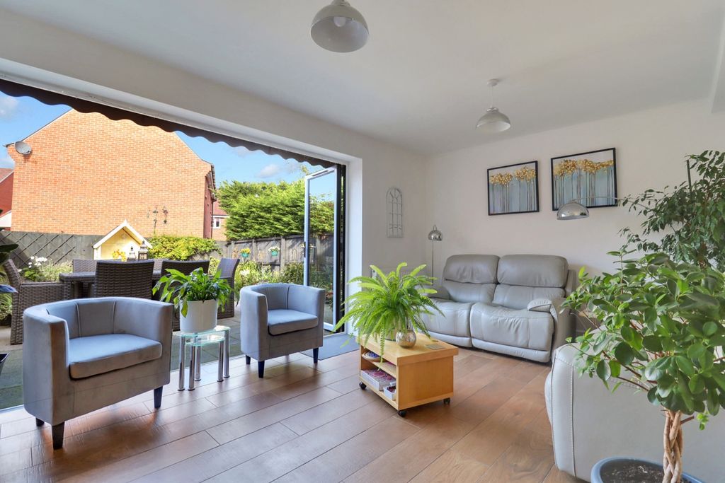 Property photo 3 of 16 Living Room