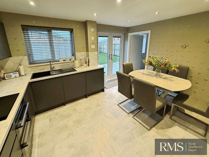 Property photo 3 of 13 Photo 11