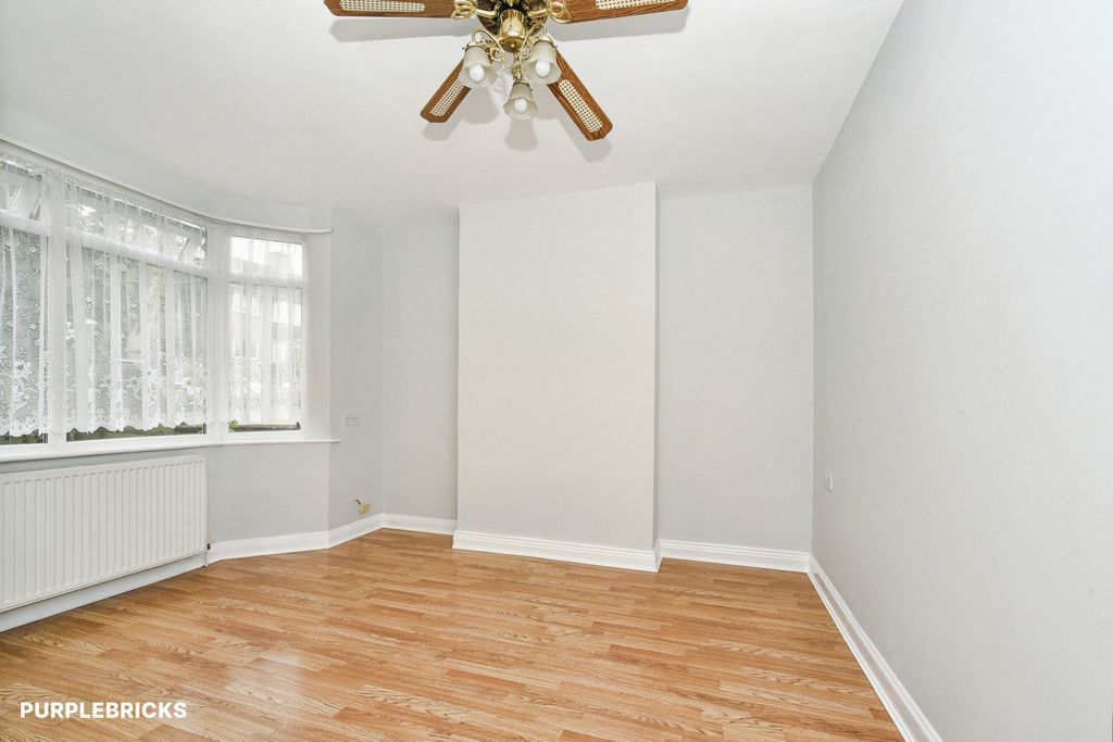 Property photo 3 of 27