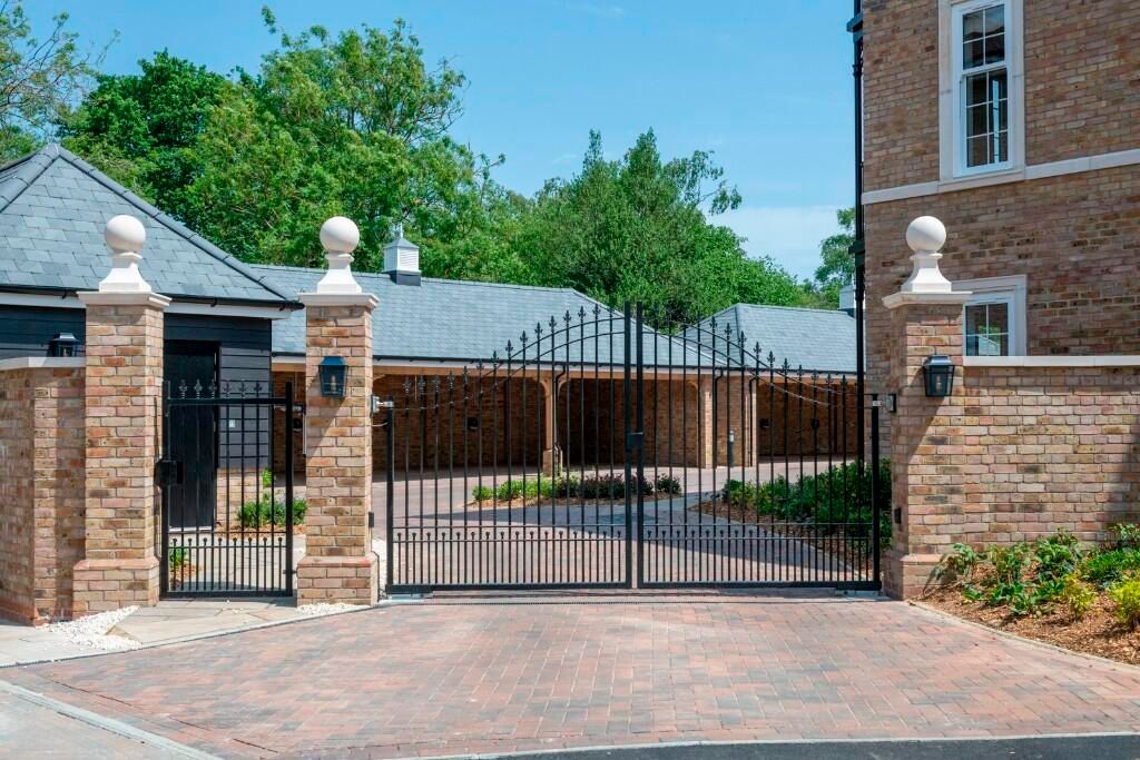 Property photo 3 of 16