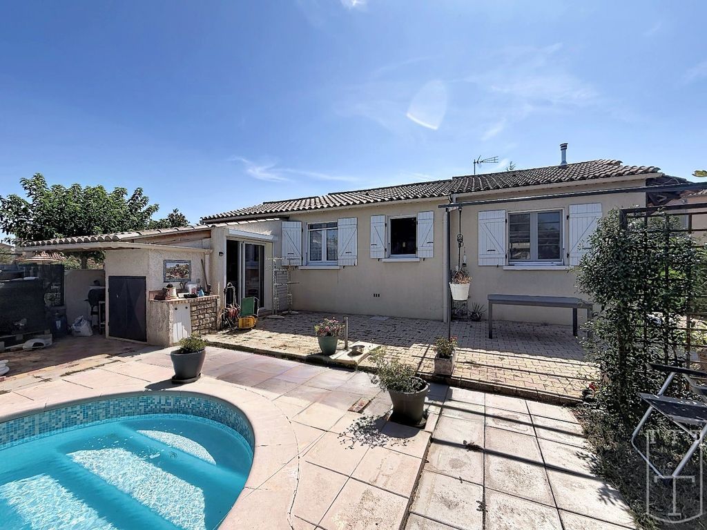 Property photo 1 of 20 Villa