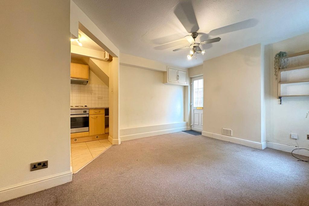 Property photo 1 of 7 Picture No. 15