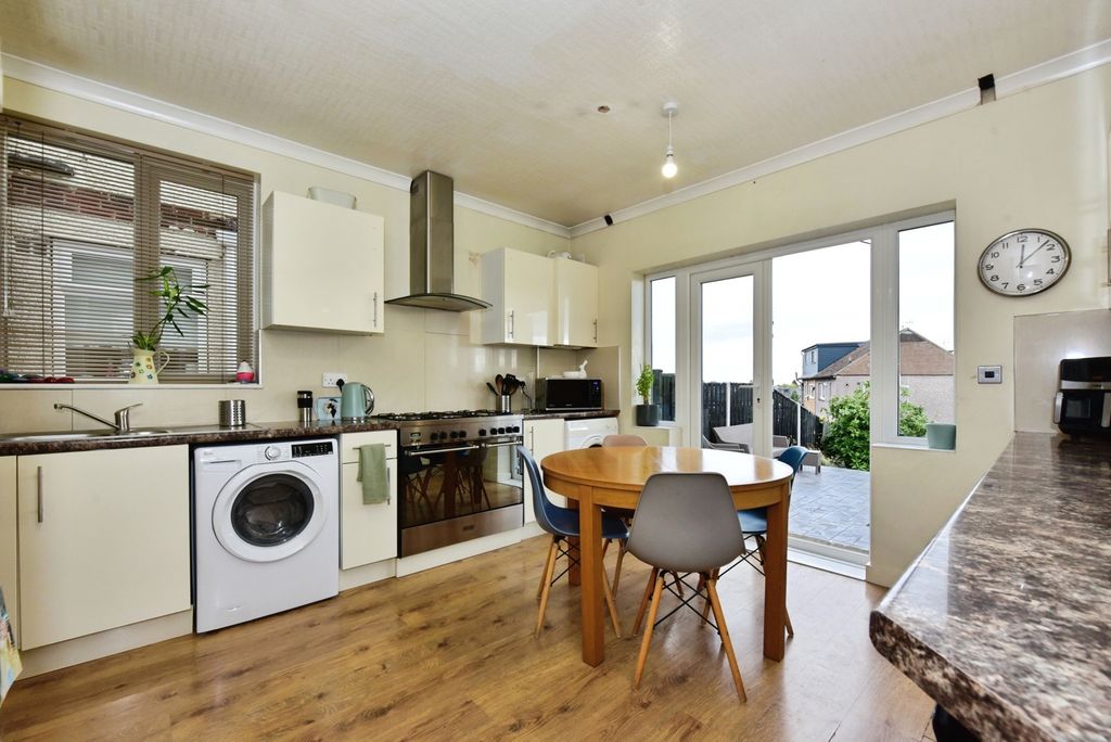 Property photo 3 of 19 Pbox-Img.Jpg