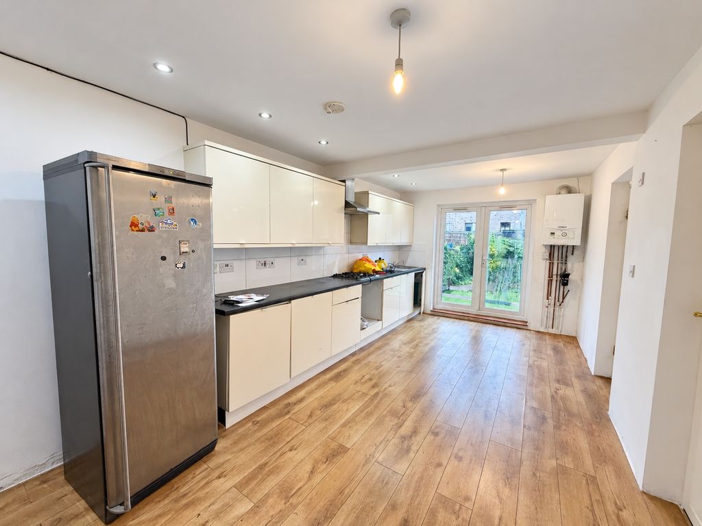 Property photo 1 of 12 Picture No. 04