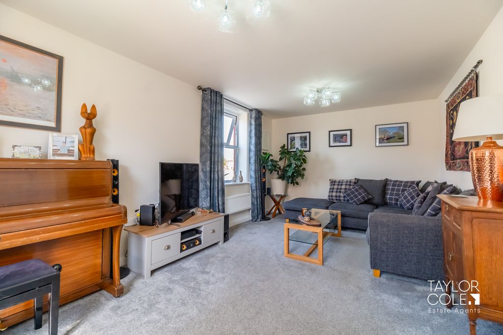 Property photo 3 of 32