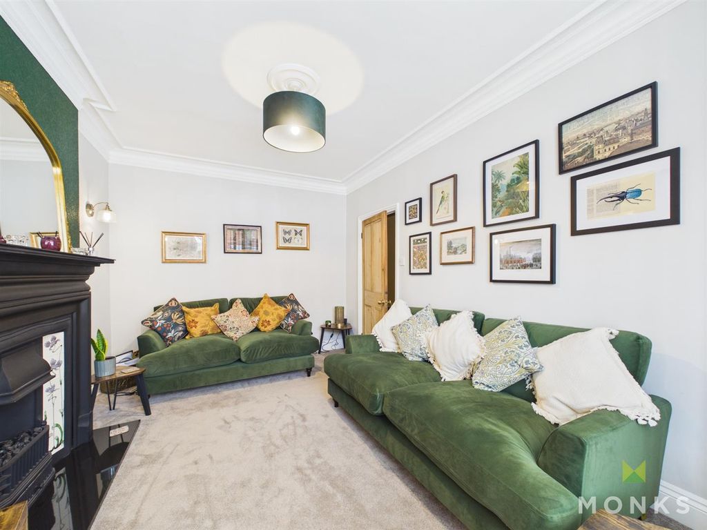 Property photo 3 of 28 Cam01520G0-Pr0413-Still013.Jpg