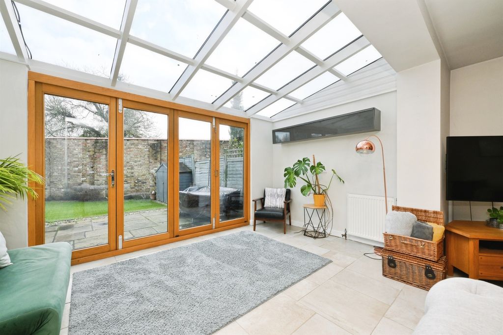 Property photo 3 of 18