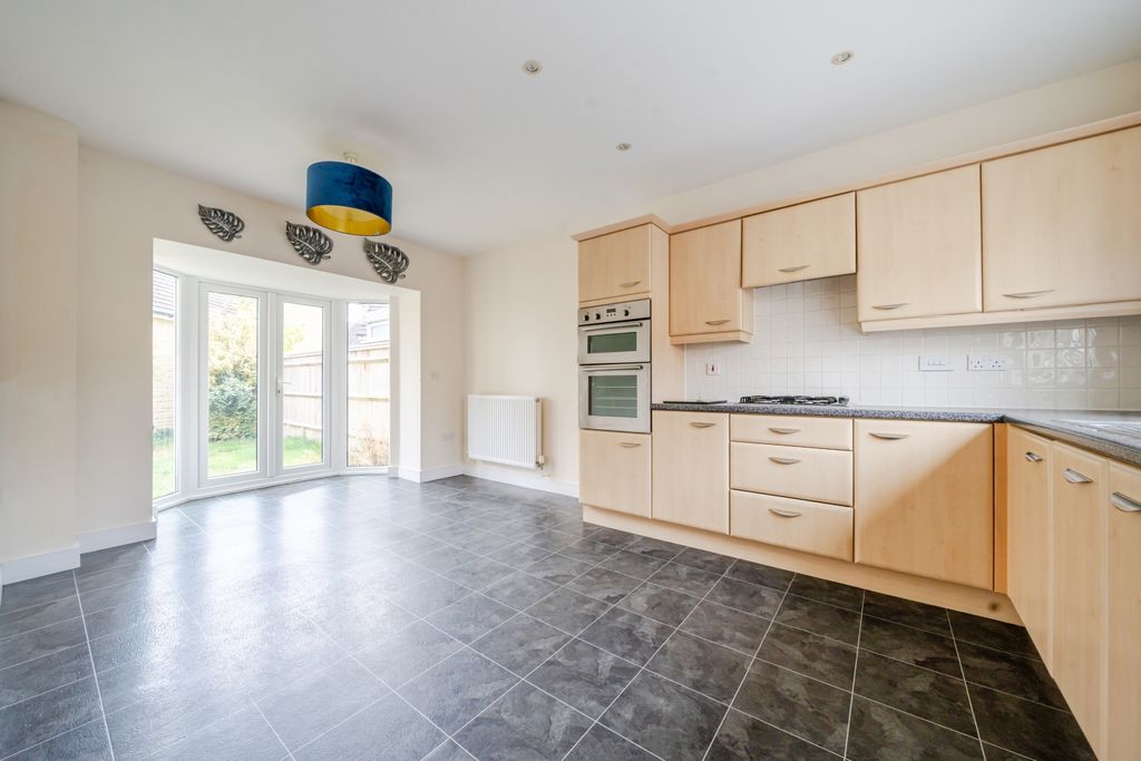 Property photo 3 of 10 1348323-4-68B6c9A6590F1