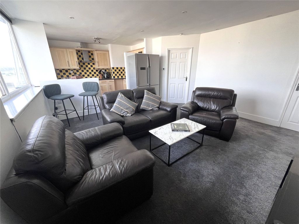 Property photo 2 of 11 Picture No. 06