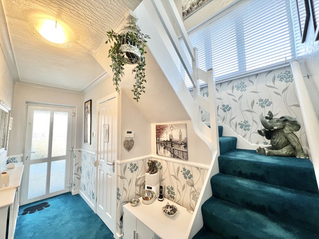 Property photo 2 of 23