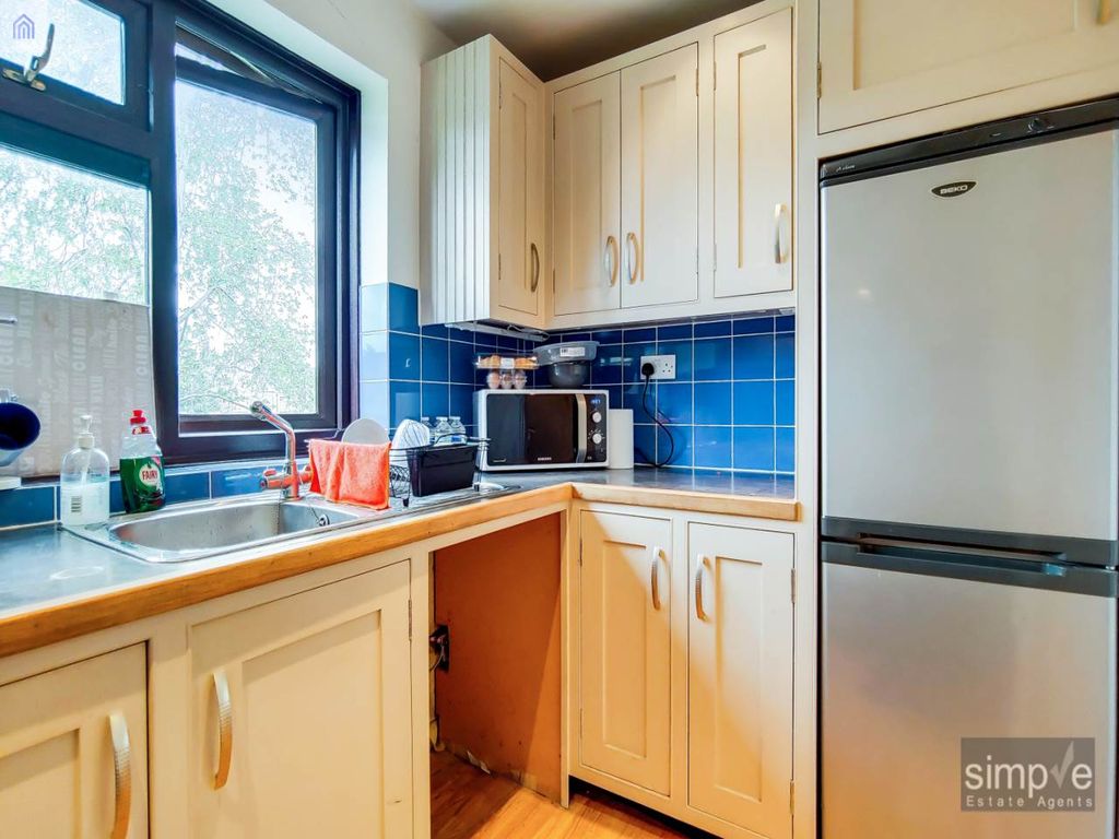 Property photo 1 of 11 3_Kitchen-1